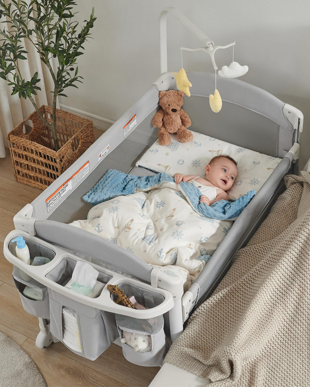 4 in 1 Baby Bassinet Bedside Sleeper J721097
