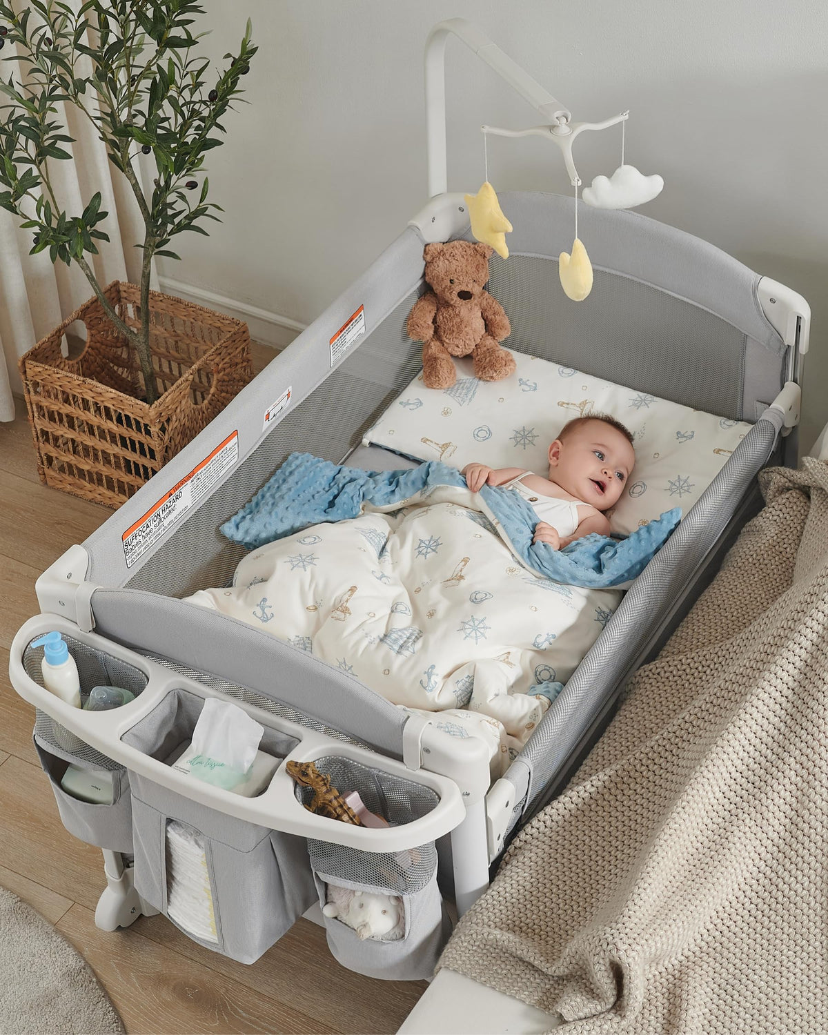 4 in 1 Baby Bassinet Bedside Sleeper J721097